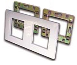 

Рамка Lanmaster LAN-FRS45x45/2-WH 2-постовая 45х45, с суппортами, белая, LAN-FRS45x45/2-WH