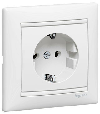 

Розетка Legrand 774423 Valena с заземлением, в сборе, винтовые зажимы, 2К+3,16А, 250В, IP20 (белая), 774423