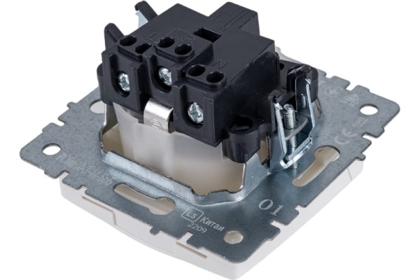 фото Розетка  IEK BR-R16-16-44-K01 в Красноярске