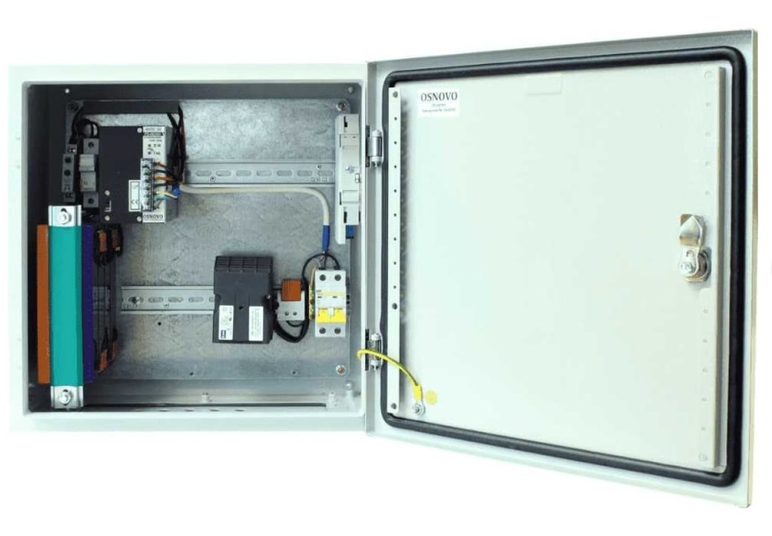 

Станция OSNOVO OSS-44TB1 с оптическим кроссом + система обогрева+резервное питание: 2 разъема SC (ложемент 8 КДЗС, пигтейл оптический одномодовый SC 0, OSS-44TB1