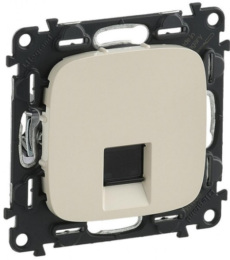 Изображение товара Розетка информационная Legrand 753840 RJ45 для серии Valena Allure