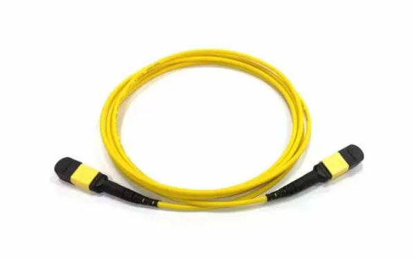 

Кабельная сборка Lanmaster LAN-12M-12M/OS2B-50 MPO-MPO, 12 волокон OS2, тип B (Key Up-Key Up), низкие потери, LSZH, 50 м, желтая, LAN-12M-12M/OS2B-50