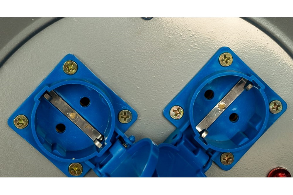 

Удлинитель силовой Союз 481S-4003. на металлической катушке 4х30м с заземлением 16А IP44 КГ 4кВт розетки с защ. крышкой, 481S-4003.