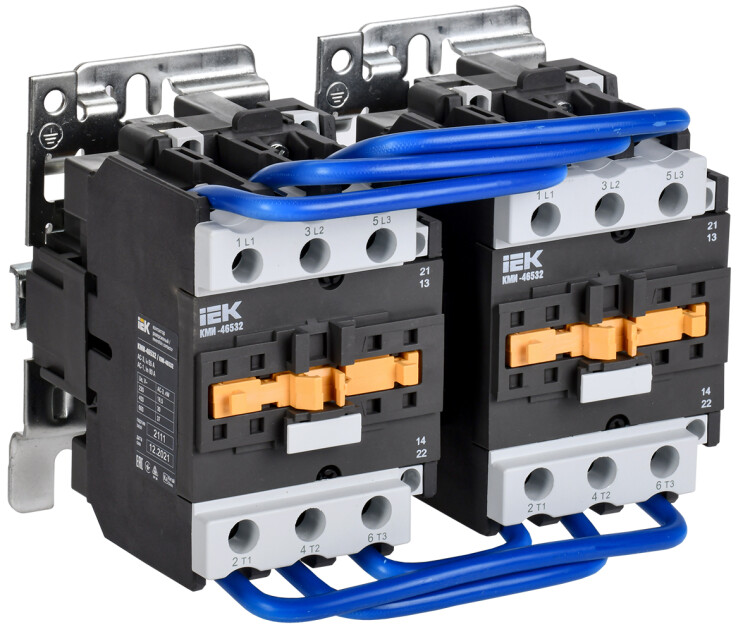

Контактор IEK KKM43-065-230-22-1 КМИ-46532 реверс 65А 230В/АС3 2NO;2NC, KKM43-065-230-22-1