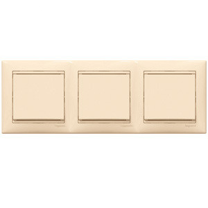 фото Рамка  Legrand 774353 в Омске