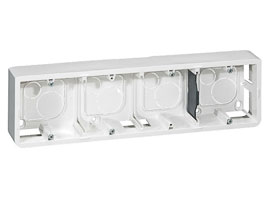 

Коробка Legrand 080284 - Программа Mosaic - накладная монтажная, для суппорта Кат. № 080254, гл. 40 мм, 10 или 4x2 мод., гориз. монтаж, 080284