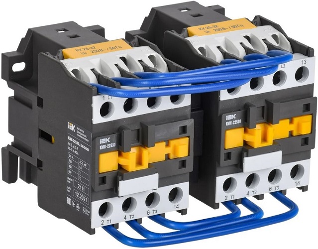 

Контактор IEK KKM23-025-230-20-1 КМИ-22530 реверс 25А 230В/АС3 2NO, KKM23-025-230-20-1