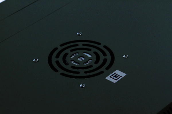 фото Шкаф настенный 19", 15U W&T C156045BWT в Казани