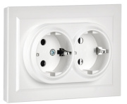 фото Розетка двухместная с заземлением в сборе  IEK SK-R21-16-K01-F