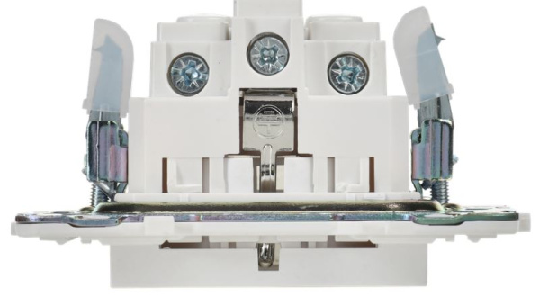 фото Розетка с заземлением  IEK SK-R11-16-K01 в Екатеринбурге