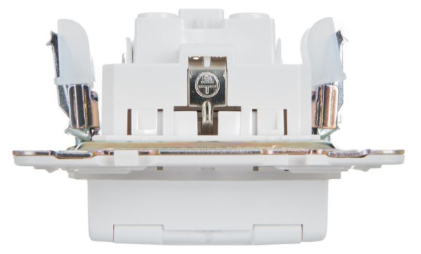 фото Розетка с заземлением  IEK SK-R16-16-44-K01 в Уфе