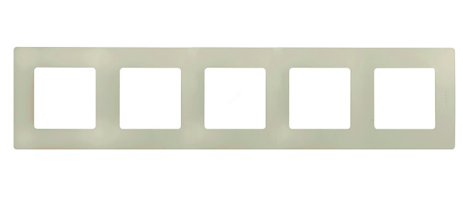 

Рамка Legrand 672515 Etika сл.кость 5-ая, 672515