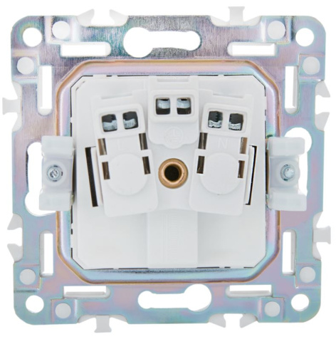 фото Розетка с заземлением  IEK SK-R11-16-K23