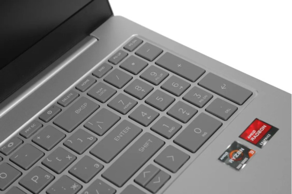 фото Ноутбук  HP 15-fc0165nia в Уфе 15.6 ", Ryzen 3, 8 Гб RAM, 512 Гб SSD, Radeon 610M, Серебристый