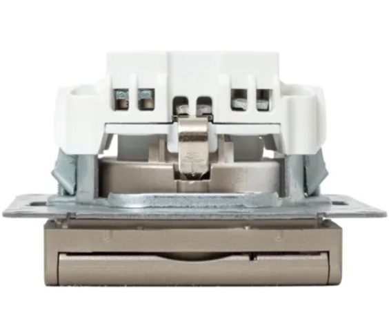 фото Розетка с заземлением с крышкой EKF UP1-SOC-111-44 в Воронеже