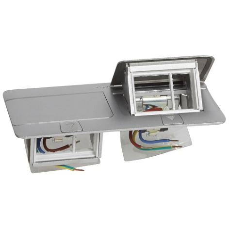 Изображение товара Выдвижной розеточный блок Legrand 054012 на 6 модулей из алюминия