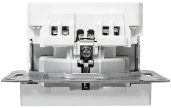 фото Розетка с заземлением с 2 USB  EKF UP1-SOA-111-2USBC