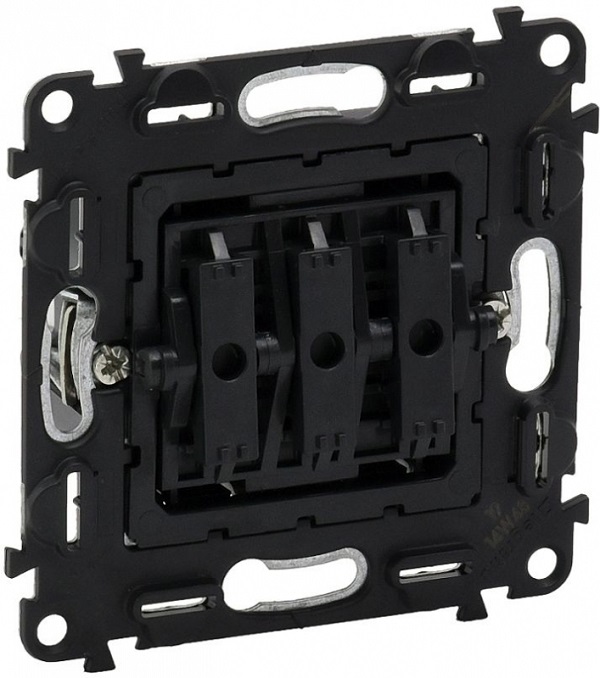 

Выключатель Legrand 752003 Valena Мех IN'MATIC 3-клавишный 10АХ 250В, 752003