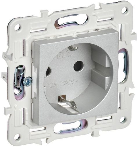 Изображение товара Розетка с заземлением IEK SK-R14-16-1-K23 SKANDY 16А безопасность и защита