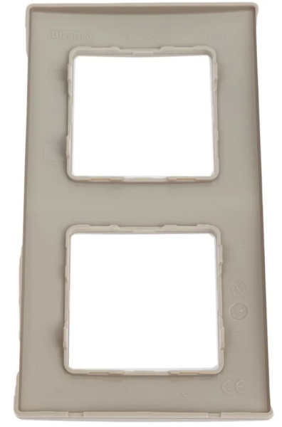 фото Рамка  Legrand 672522 в Уфе