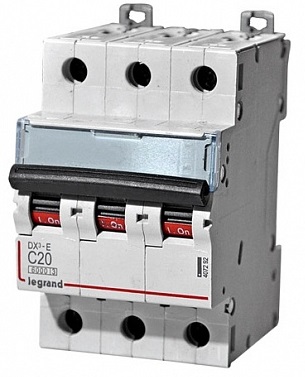 

Автоматический выключатель Legrand 407292 трехполюсный 20А C DX3-E 6кА, 407292