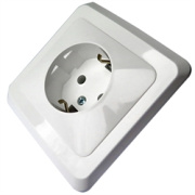 фото Розетка Systeme Electric PC16-003B