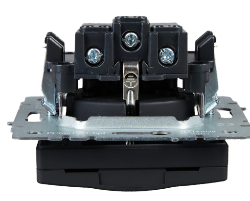 фото Розетка с заземлением  IEK BR-R16-16-K53 в Уфе