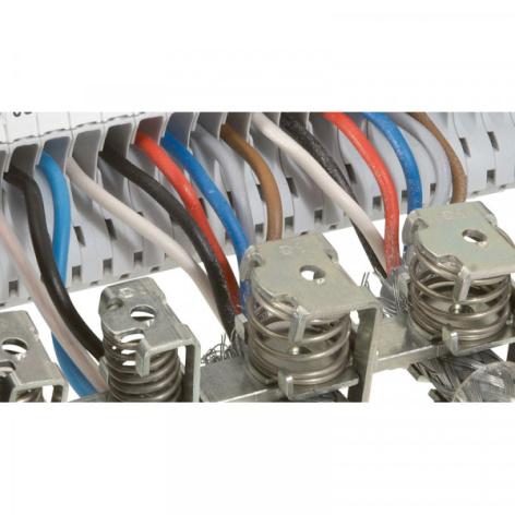 фото Зажим экранов  Legrand 037531 в Омске