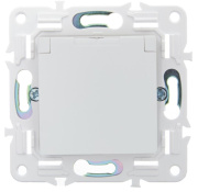 фото Розетка с заземлением IEK SK-R16-16-44-K01