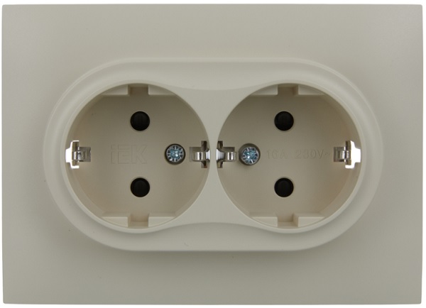 

Розетка двухместная с заземлением в сборе IEK SK-R24-16-K10-F SKANDY с защитными шторками 16А SK-R07B бежевая, SK-R24-16-K10-F