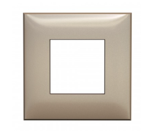 Изображение товара Рамка DKC 4425902 для электроустановочных изделий Кремовый жемчуг
