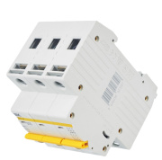 фото Автоматический выключатель IEK MVA20-3-025-D