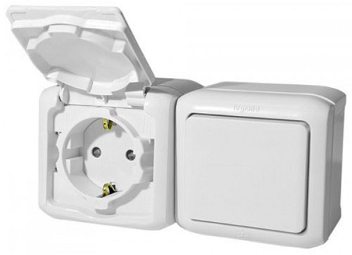 

Блок Legrand 782318 выключатель 1-кл+роз с/з с шт IP44 (белый), 782318